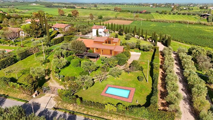 Casa con 6 locali in vendita in Località Poggio Cavalluciaro, Montalto Di Castro