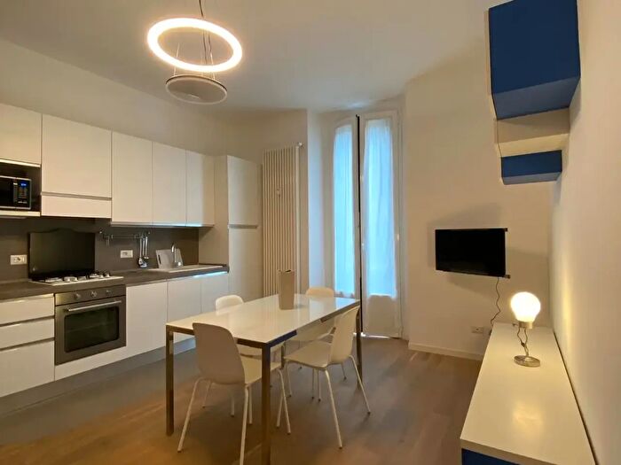 Appartamento trilocale in affitto in Via San Gerolamo Emiliani, Milano