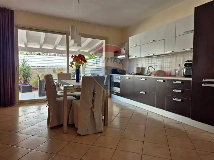 Casa con 7 locali in vendita in Via Josè Maria Escrivà Marina di Ragusa, Ragusa