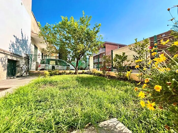 Appartamento quadrilocale in vendita in Via Cornelia, Roma