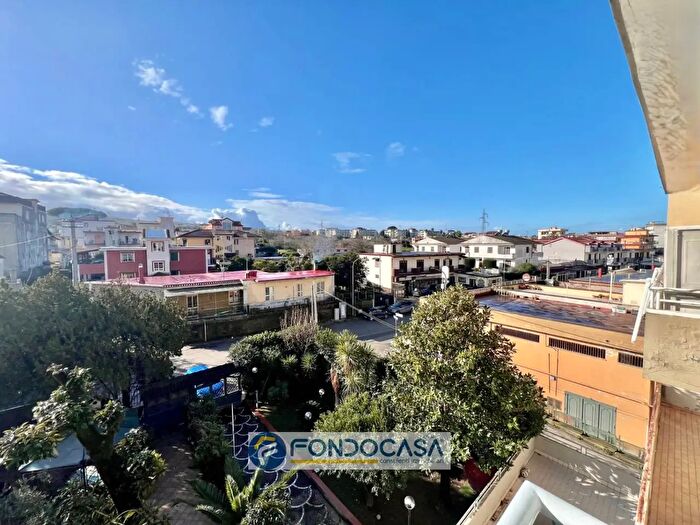 Appartamento trilocale in affitto in Via Vincenzo Gioberti, Marano Di Napoli