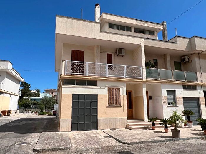 Casa trilocale in vendita in Via Teocrito Fasano Brindisi, Fasano