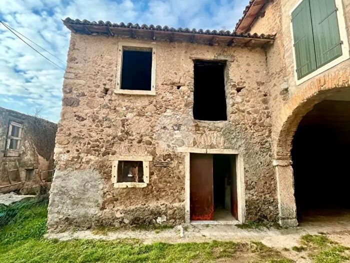 Casa trilocale in vendita in Via Ceredello di Sotto, Caprino Veronese