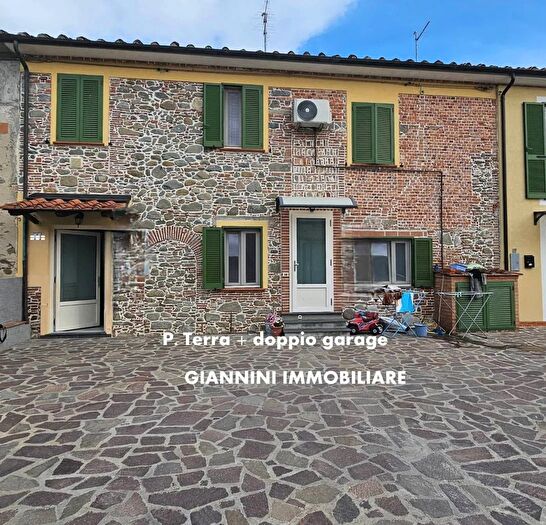 Appartamento quadrilocale in vendita in Via del Cimitero Capannori, Capannori