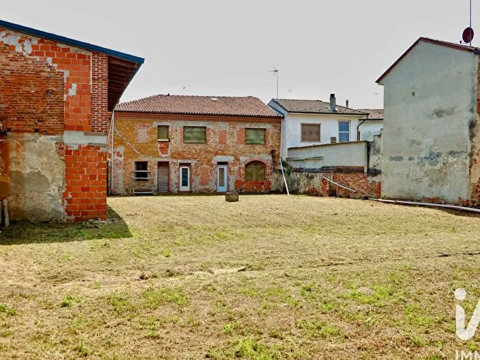 Casa con 14 locali in vendita in Piazza Baiveri, Masio