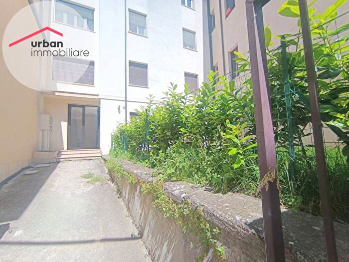 Appartamento quadrilocale in affitto in Via Fortebraccio, Villa Comunale, L'Aquila