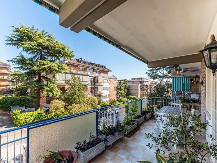 Appartamento quadrilocale in vendita in Via di Monte Verde, Roma