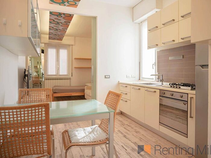 Appartamento monolocale in affitto in Via Carlo Tenca, Repubblica, Milano