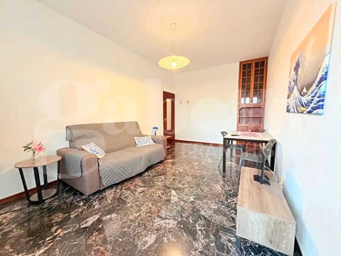 Appartamento trilocale in vendita in Via Dante, Finale Ligure