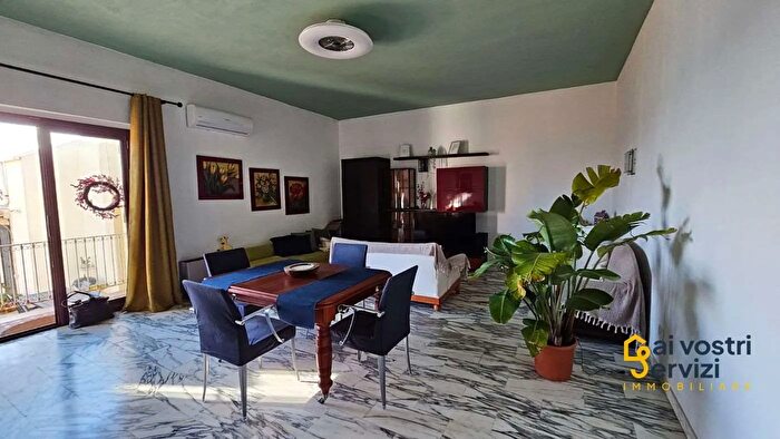 Appartamento quadrilocale in vendita in Via Eveneto, Siracusa