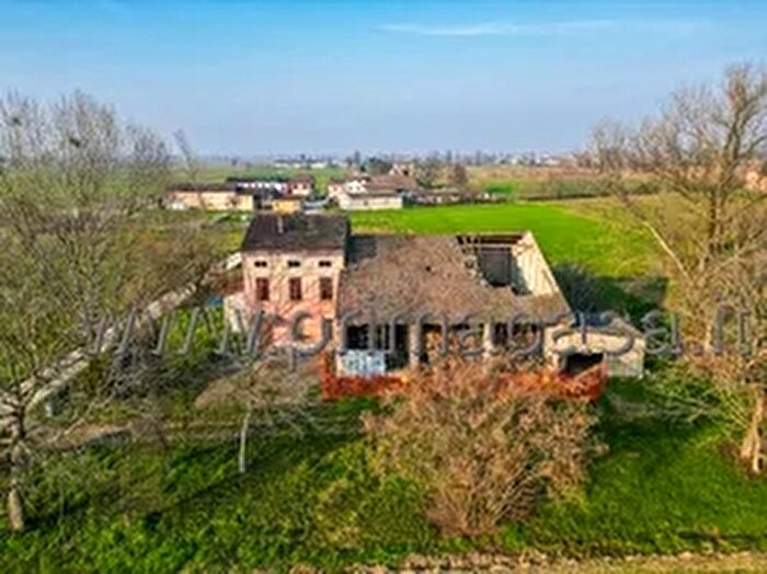 Casa quadrilocale in vendita in Via Strada Gazzine, Asola