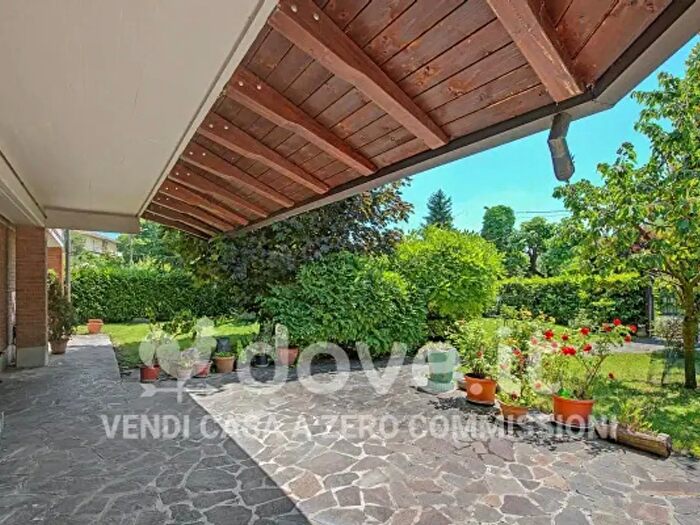 Appartamento con 6 locali in vendita in Via a Vespucci, Sant'Ilario D'Enza