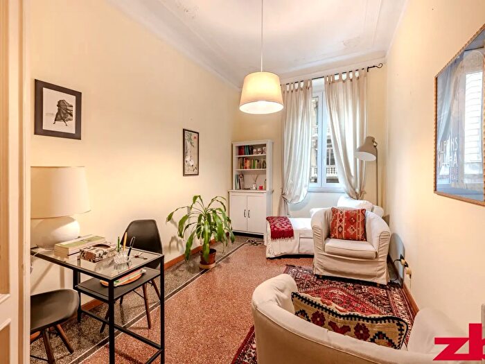 Appartamento con 6 locali in vendita in Via Anton Giulio Barrili, Genova