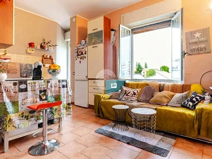 Appartamento bilocale in vendita in Via Capri, Milano