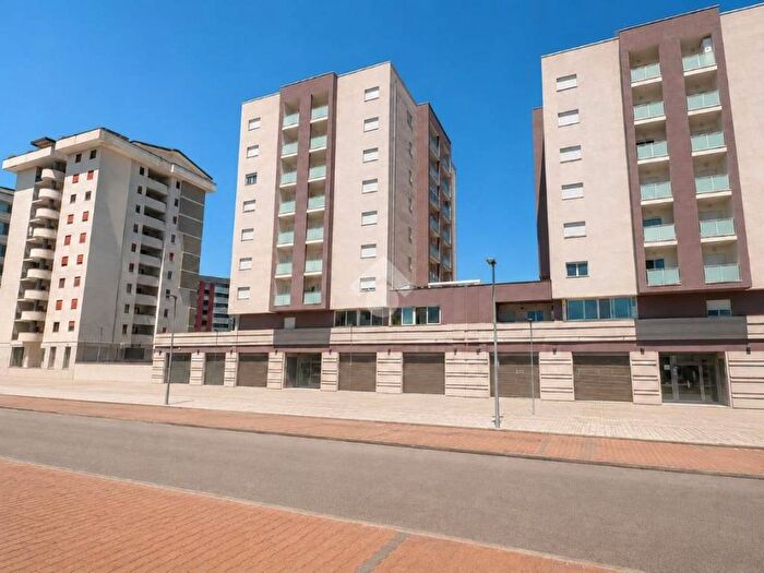 Appartamento trilocale in affitto in Via Antonio Scopelliti, Popilia Vagliolise, Cosenza