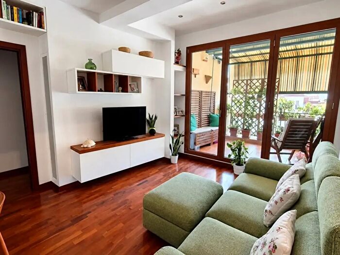 Appartamento trilocale in vendita in Via Luigi Caldieri, Napoli