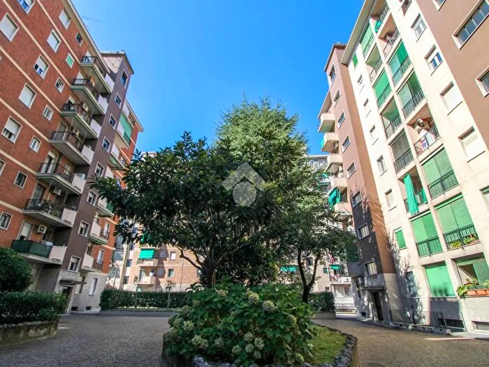 Appartamento bilocale in vendita in Viale Rapisardi, Milano