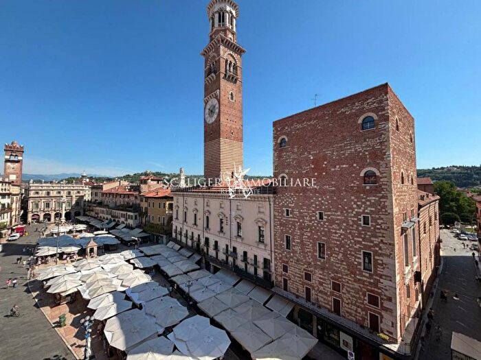 Appartamento bilocale in affitto in Vicolo Corte Spagnola, Centro Storico, Verona