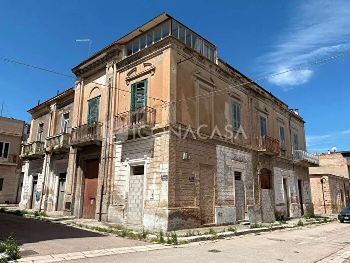 Casa con 6 locali in vendita in Via Monfalcone SNC, Torremaggiore