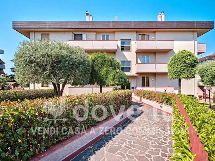 Appartamento con 5 locali in vendita in Via Anita Garibaldi, Prato