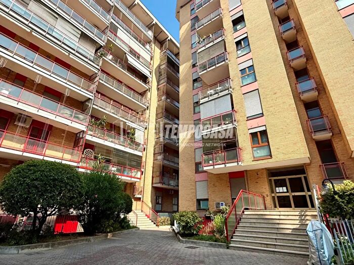 Appartamento quadrilocale in vendita in Via John Fitzgerald Kennedy, Cologno Monzese