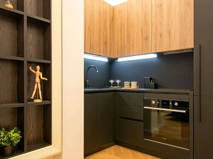 Appartamento monolocale in affitto in Via Camillo Cavour, Firenze