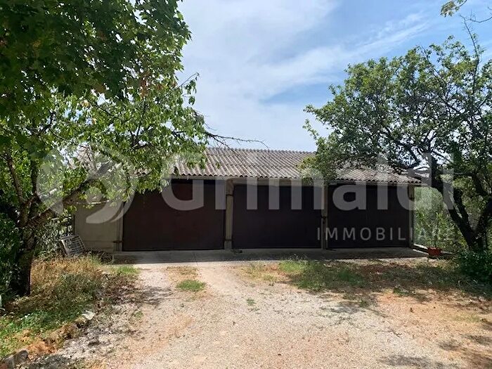 Casa con 9 locali in vendita in Via Tuderte, Montecastrilli