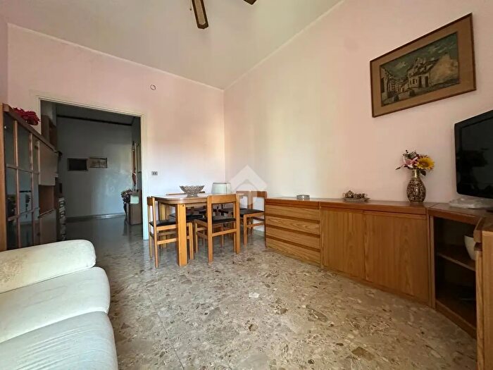 Appartamento trilocale in vendita in Vicolo Padri, Bussolengo