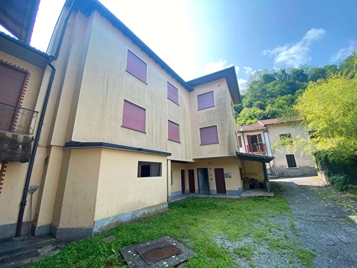 Appartamento trilocale in vendita in Cremenaga