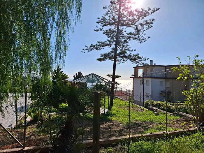 Casa con 8 locali in vendita in Via De Amicis, Sanremo