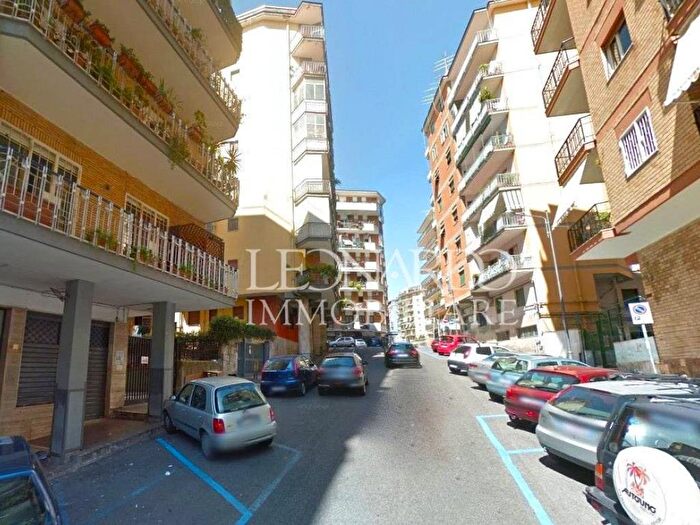 Appartamento trilocale in affitto in Via Pasquale del Torto, Rione Alto, Napoli