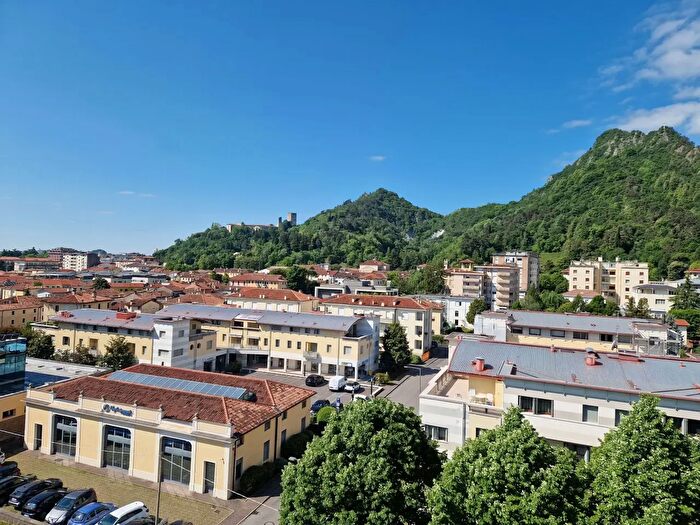 Appartamento con 9 locali in vendita in Vittorio Veneto