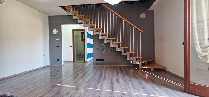 Appartamento trilocale in vendita in Via Pesadori, Capergnanica