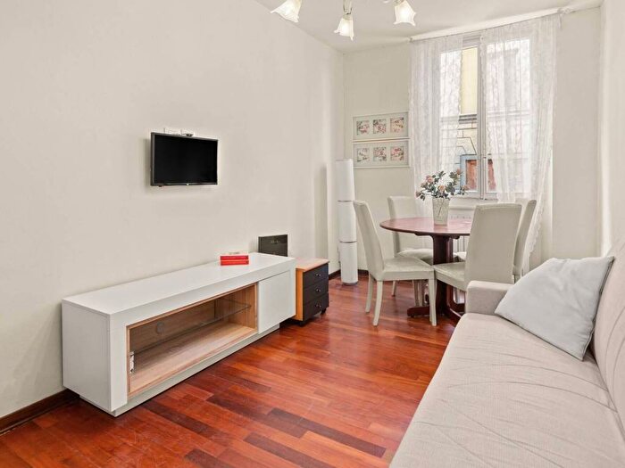 Appartamento con 5 locali in affitto in Via Montebello, Borgo Ognissanti Il Prato, Firenze