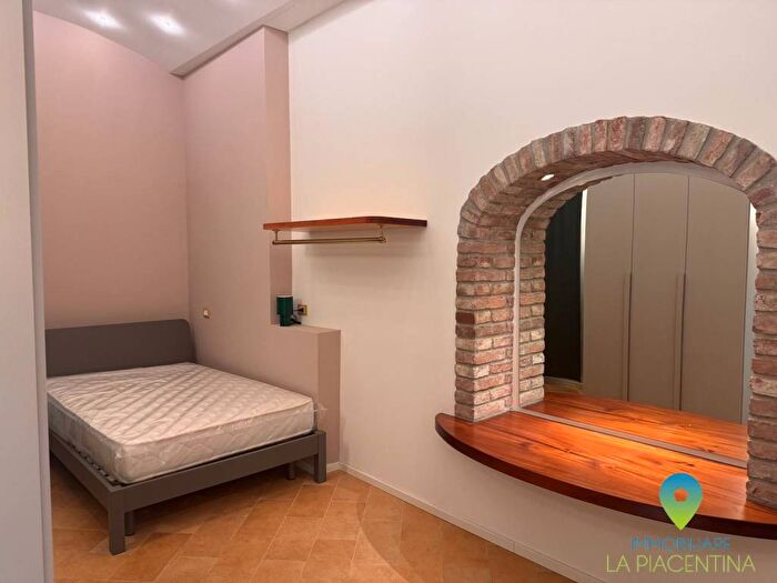 Appartamento monolocale in affitto in Via Roma, Centro Storico, Piacenza