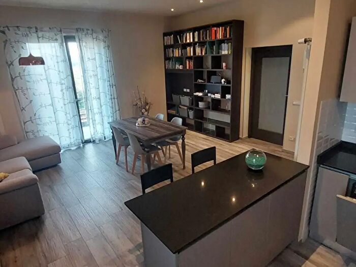 Appartamento con 5 locali in vendita in Via Enrico Berlinguer, Asciano