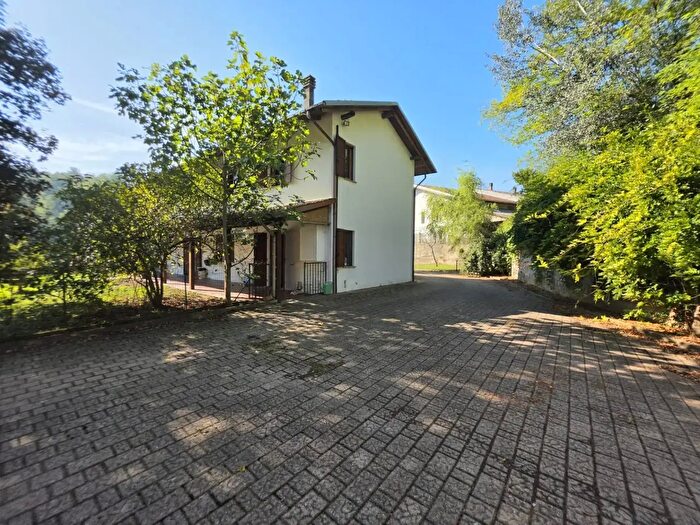 Casa con 12 locali in vendita in Via Calcini, Asti