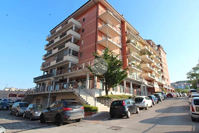Appartamento trilocale in vendita in Via Gaetano Scardocchia, Campobasso