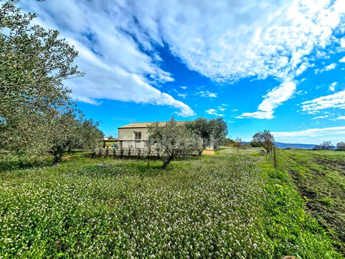Casa bilocale in vendita in Via San Giacomo Snc, Modica