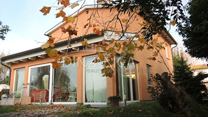 Casa con 7 locali in vendita in San Giuliano Terme