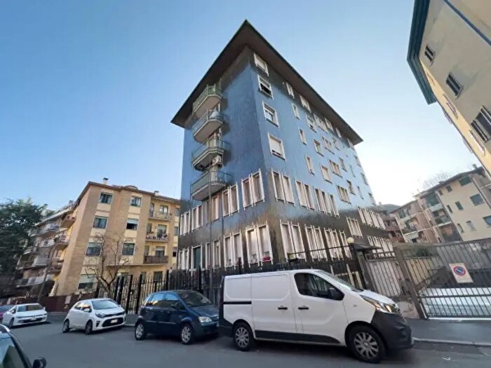 Appartamento quadrilocale in vendita in Via Punta Licosa, Milano