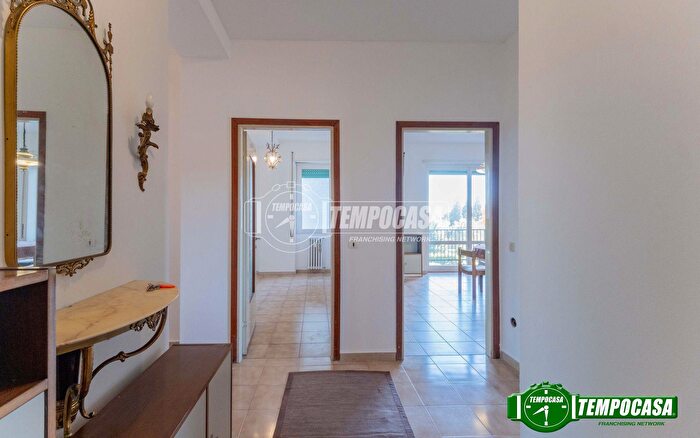 Appartamento quadrilocale in vendita in Via Palestro, Inveruno