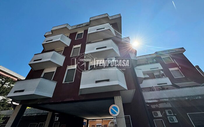 Appartamento trilocale in vendita in Via Giacomo Leopardi, Ossona