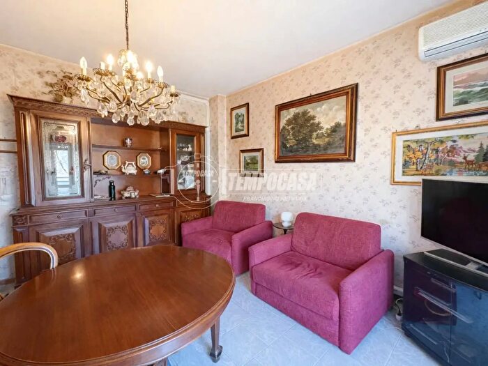 Appartamento bilocale in vendita in Via degli Astri, Milano