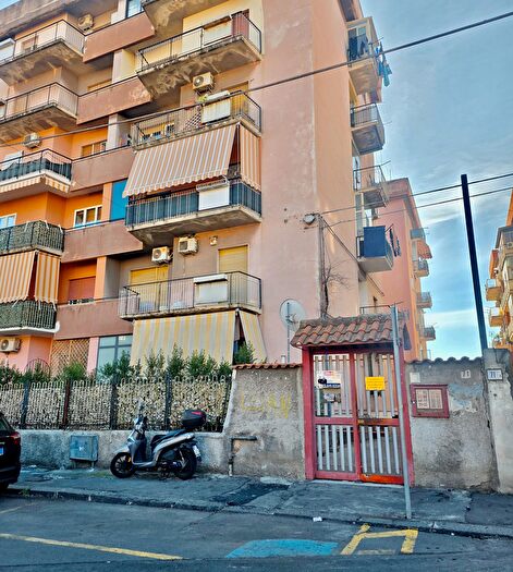 Appartamento trilocale in vendita in Via Giuseppe Missori, Catania