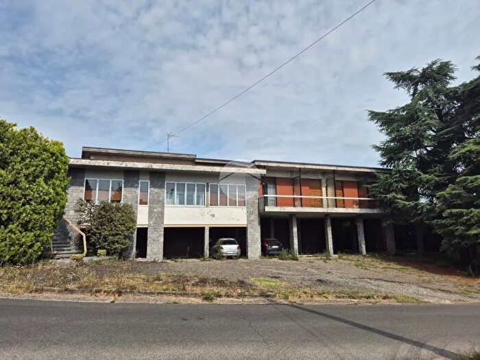 Casa trilocale in vendita in Via della Rocca, Stradella