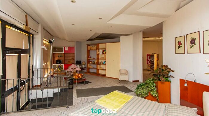 Casa quadrilocale in vendita in Piazzale Giuseppe Solaro San Giuseppe Busto Arsizio Varese Lombardia Italia, Busto Arsizio