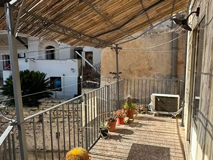 Appartamento trilocale in vendita in Via Giuseppe Gugliotta, Modica