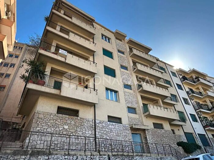 Appartamento quadrilocale in vendita in Via Giuseppe Melacrino, Reggio Calabria