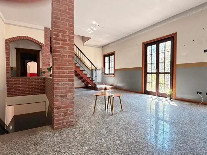 Casa con 5 locali in vendita in Via Cavour, Voghera